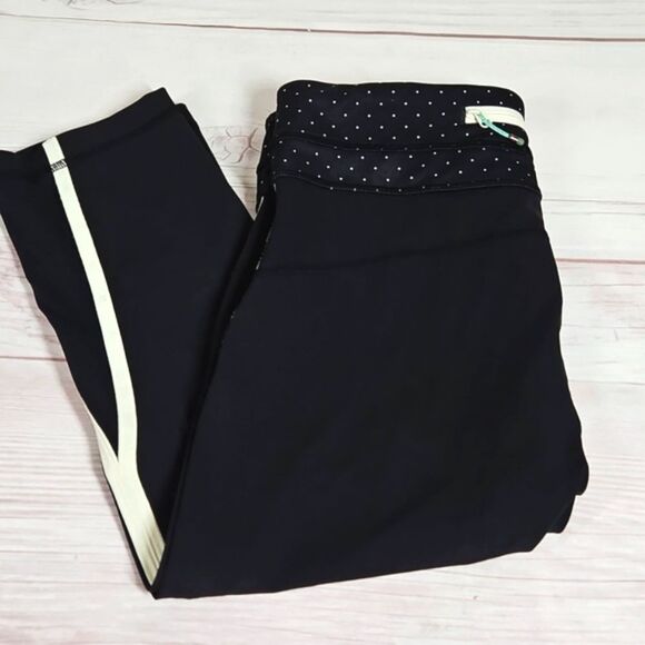 Lululemon Up The Pace Crop - Picture 1 of 7